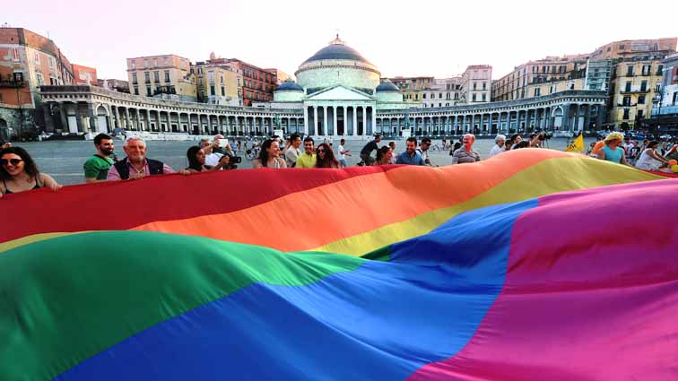 "Piazza del Plebiscito durante la manifestazione del Gay Pride 2015"